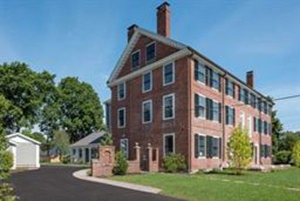 Backyard, Exterior, Facade, Brick Facade, Georgian