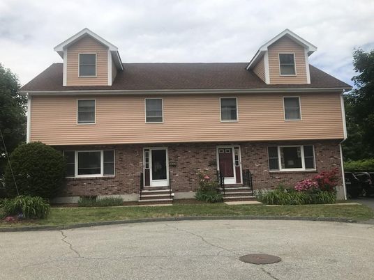 Exterior, Facade, Brick Facade, Split Level