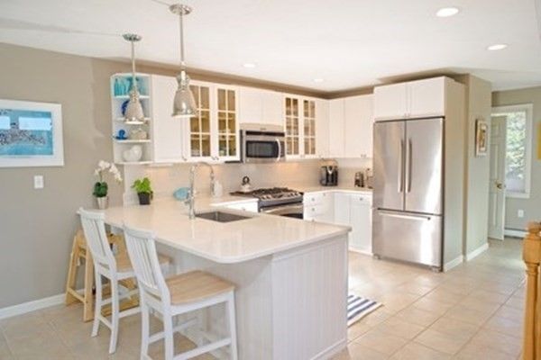 Interior, Kitchen, Recessed Lighting, Dining room, Stainless Steel Appliances, Ceramic Tile, Pendant Lights