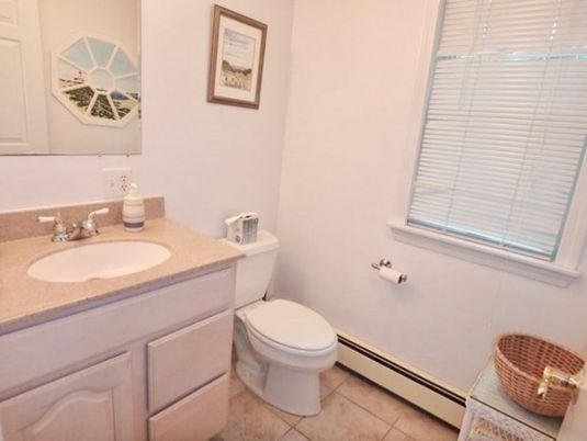 Interior, Bathroom, Ceramic Tile
