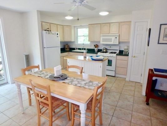 Interior, Kitchen, Recessed Lighting, Dining room, Stainless Steel Appliances, Ceramic Tile, Pendant Lights