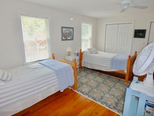 Interior, Bedroom, Wood Texture Flooring, Recessed Lighting