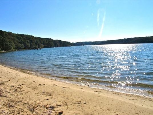 Exterior, Lake