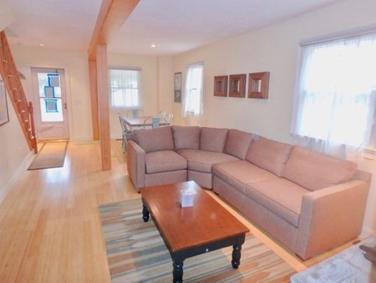 Interior, Wood Texture Flooring, Recessed Lighting, Living room