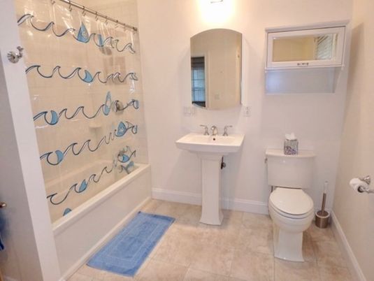 Interior, Bathroom, Ceramic Tile