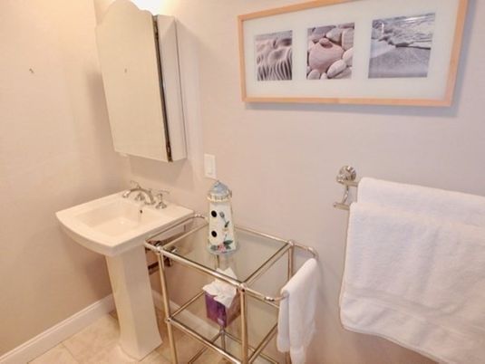 Interior, Bathroom, Ceramic Tile