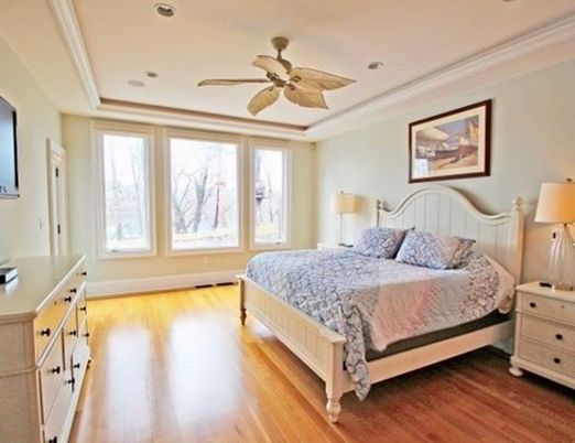 Interior, Bedroom, Wood Texture Flooring, Recessed Lighting