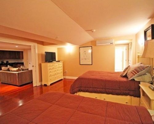 Interior, Bedroom, Wood Texture Flooring, Recessed Lighting, Ceramic Tile