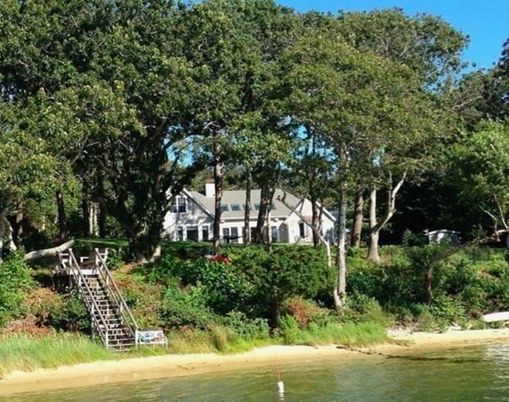 Exterior, Lake, Backyard