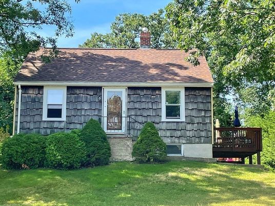 Exterior, Facade, Cape Cod