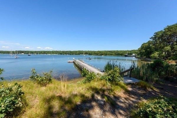 Exterior, Lake