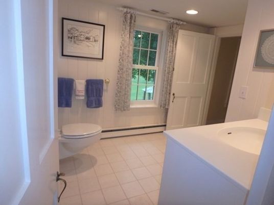 Interior, Bathroom, Recessed Lighting, Ceramic Tile
