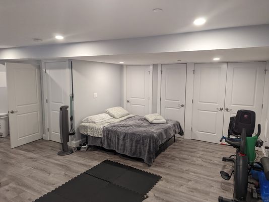 Bedroom, Fitness Equipment, Interior, Recessed Lighting, Wood Texture Flooring