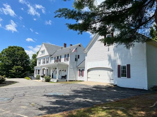 Attached, Exterior, Facade, Farmhouse