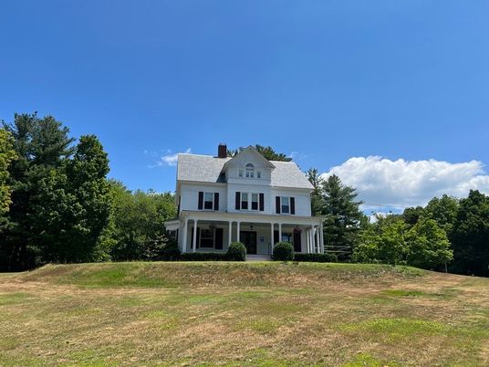 Backyard, Exterior, Facade, Farmhouse