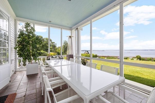 Dining room, Interior, Sun Room, Water