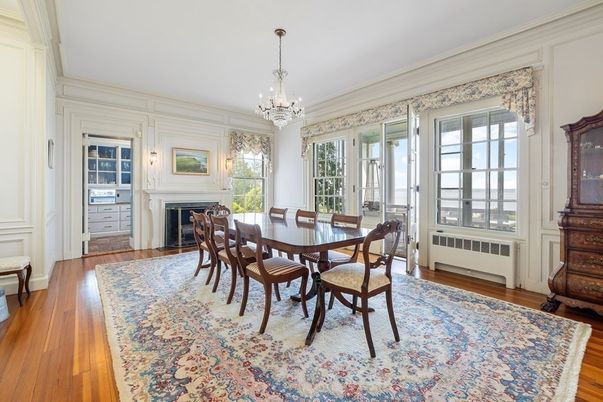 Chandelier, Dining room, Fireplace, Interior, Wood Texture Flooring