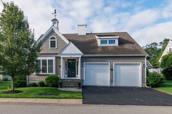 Attached, Exterior, Facade, Cape Cod