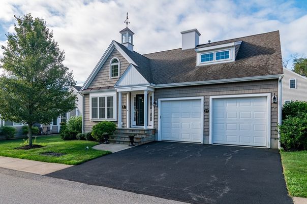 Attached, Exterior, Facade, Cape Cod
