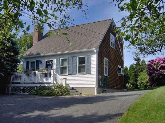 Exterior, Facade, Cape Cod