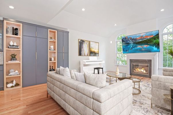 Fireplace, Interior, Living room, Piano, Recessed Lighting, Wood Texture Flooring
