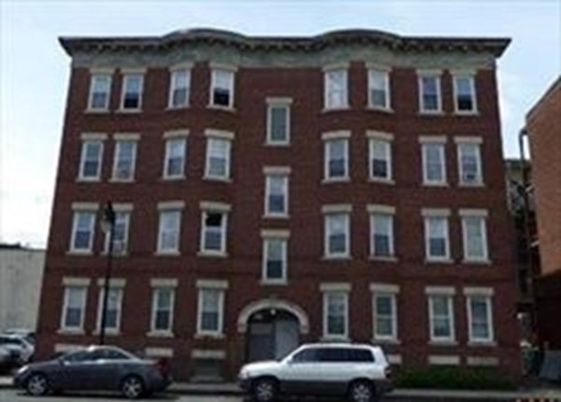 Exterior, Facade, Brick Facade, Rowhouse