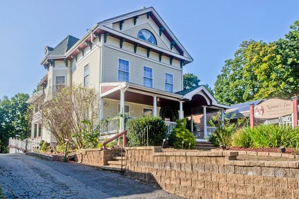 Exterior, Facade, Queen Anne Victorian