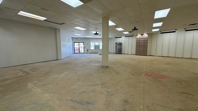 Empty room, Interior, Recessed Lighting
