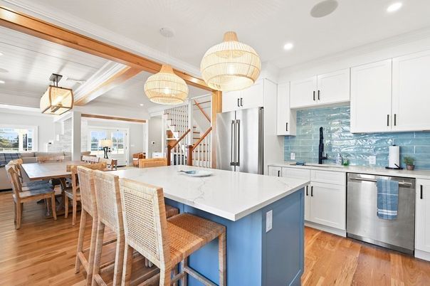 Chandelier, Dining room, Interior, Kitchen, Pendant Lights, Recessed Lighting, Stainless Steel Appliances, Wood Texture Flooring