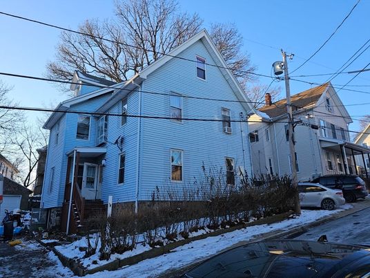Exterior, Facade, Queen Anne Victorian