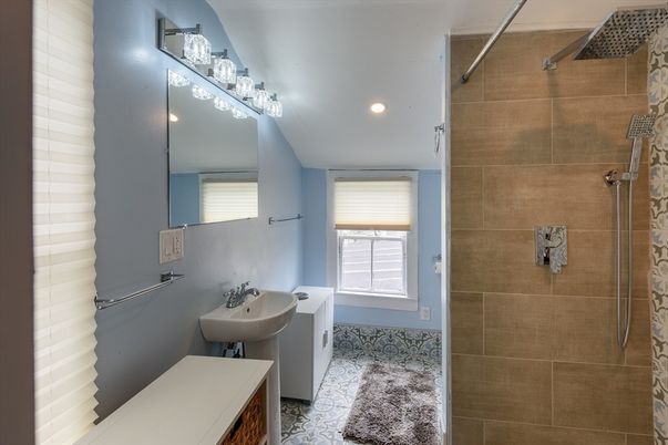 Bathroom, Interior, Recessed Lighting