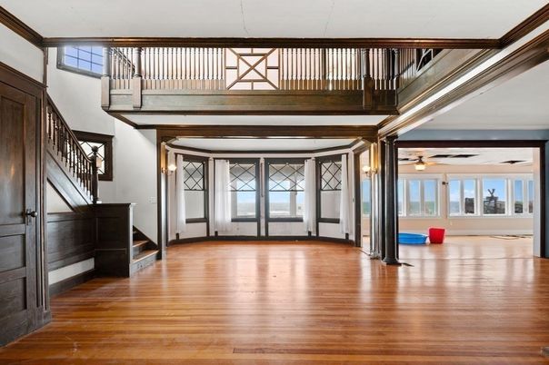 Interior, Pendant Lights, Wood Texture Flooring
