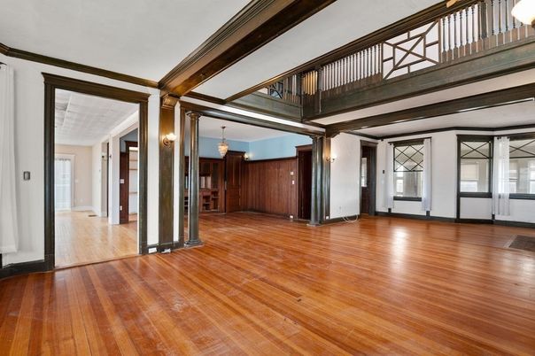 Empty room, Interior, Pendant Lights, Wood Texture Flooring