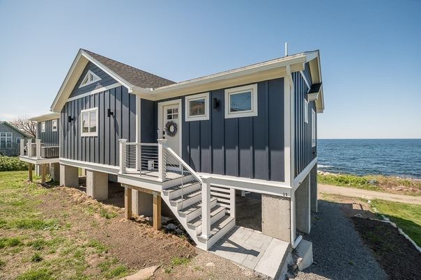 Exterior, Lake
