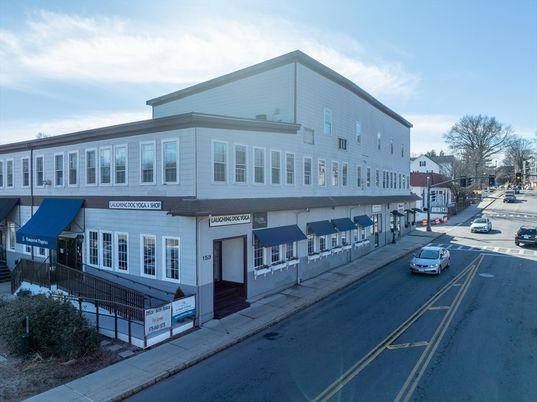Exterior, Facade, Rowhouse