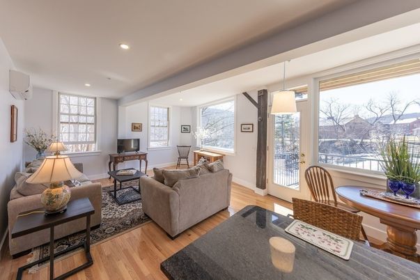 Interior, Living room, Pendant Lights, Recessed Lighting, Wood Texture Flooring