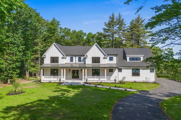 Backyard, Exterior, Facade, Farmhouse
