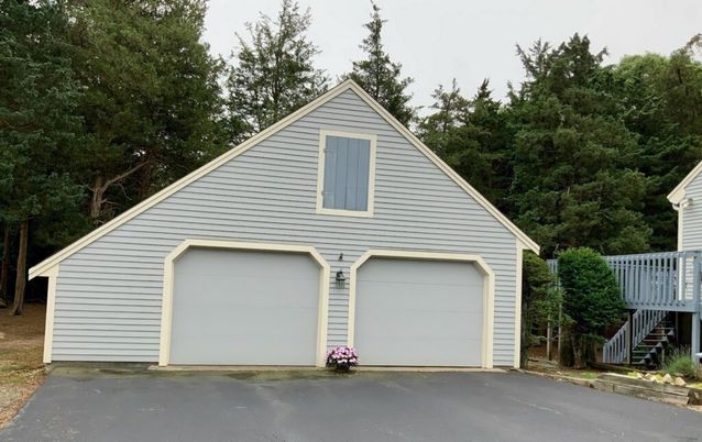 Detached Garage, Exterior
