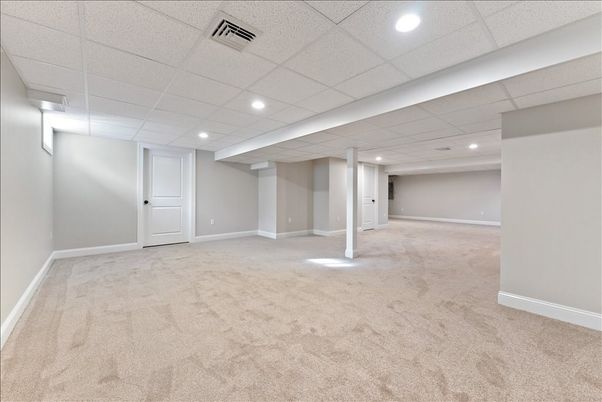 Empty room, Interior, Recessed Lighting