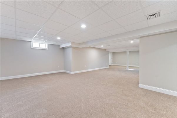 Empty room, Interior, Recessed Lighting