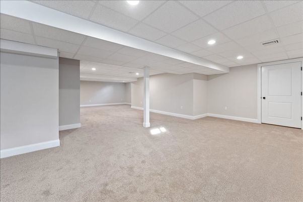 Empty room, Interior, Recessed Lighting