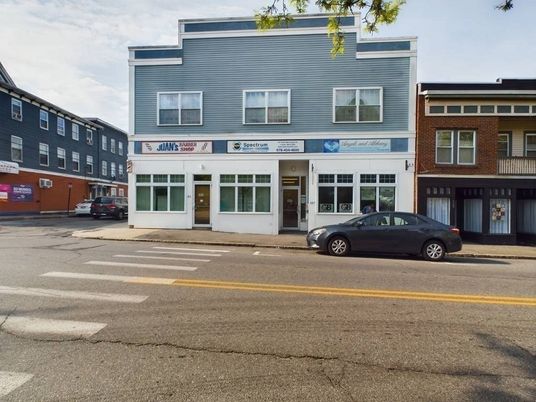 Exterior, Facade, Rowhouse