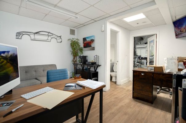 Bathroom, Home Office, Interior, Recessed Lighting, Wood Texture Flooring