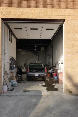 Exterior, Garage