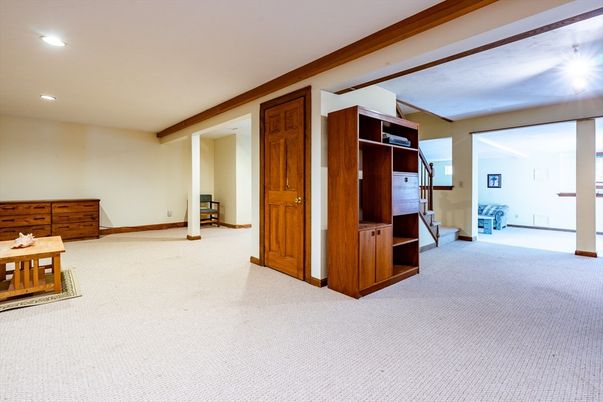 Empty room, Interior, Recessed Lighting