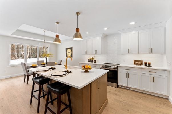 Dining room, Interior, Kitchen, Pendant Lights, Recessed Lighting, Stainless Steel Appliances, Wood Texture Flooring
