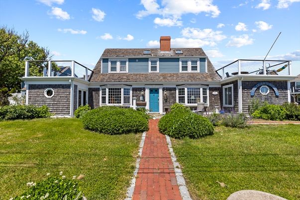 Exterior, Facade, Cape Cod