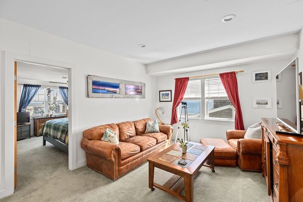 Bedroom, Interior, Living room, Recessed Lighting, Water