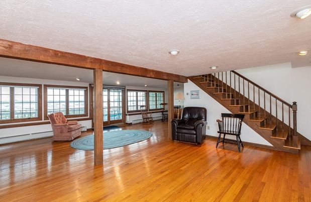 Interior, Recessed Lighting, Wood Texture Flooring