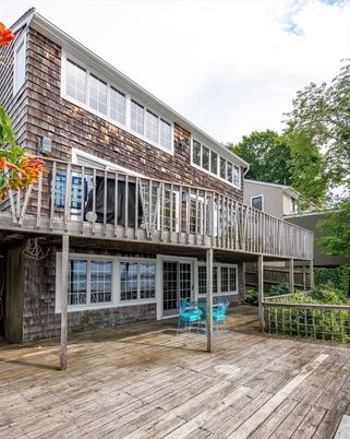 Exterior, Facade, Rowhouse